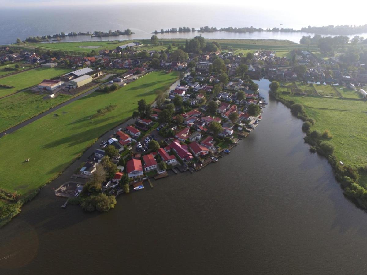 Ferienhaus Max Am Wasser Ferienpark Vislust Wervershoof Esterno foto